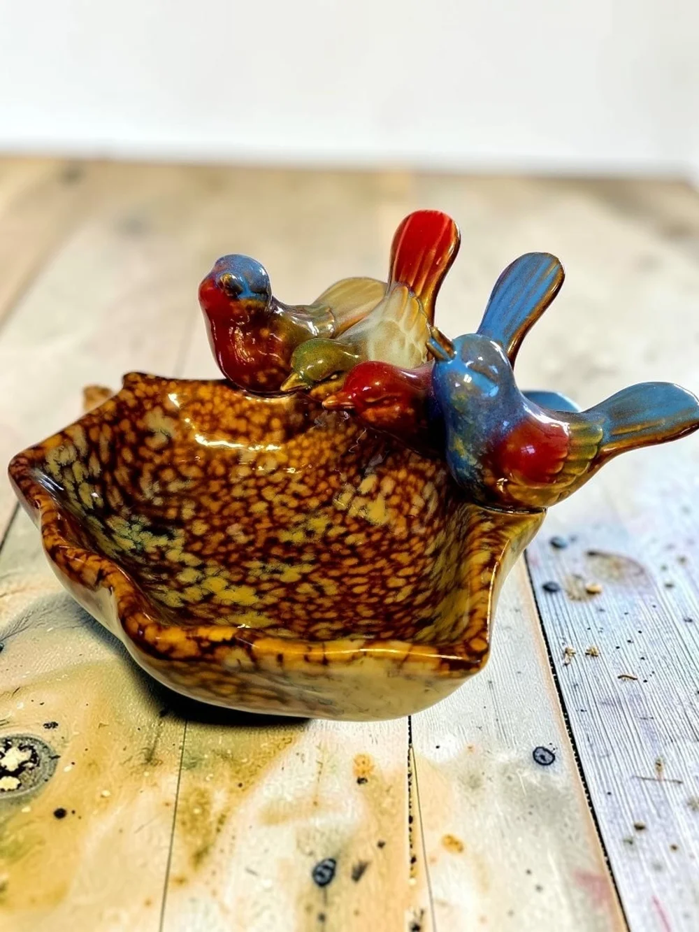Vintage 4 Pottery Birds Perched On A Bowl Excellent Condition 9x7